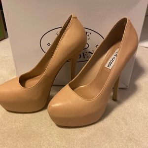 Steve Madden Delerius Platform Heel